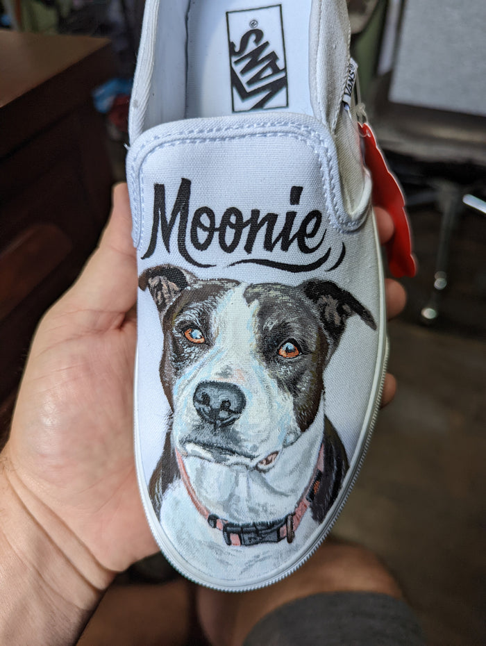 Pet portrait slip-on, Moonie